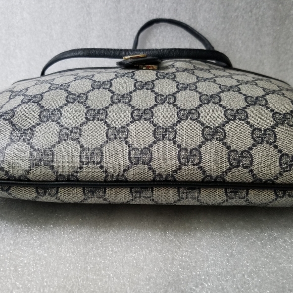 Authentic Vintage Gucci Crossbody - Picture 5 of 7